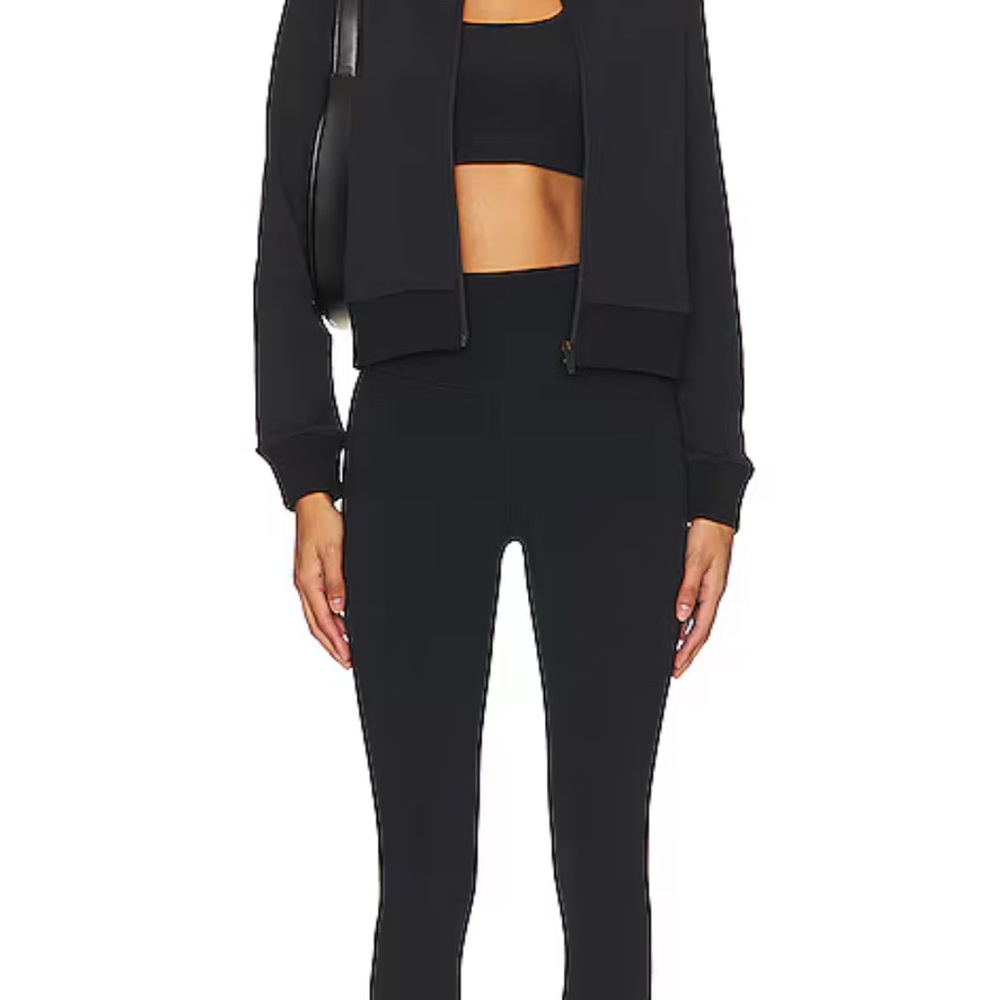 Airweight High Waist 26" Legging in Black
Splits59